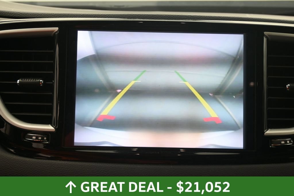 Used 2023 Chrysler Pacifica Touring-L FWD image 31