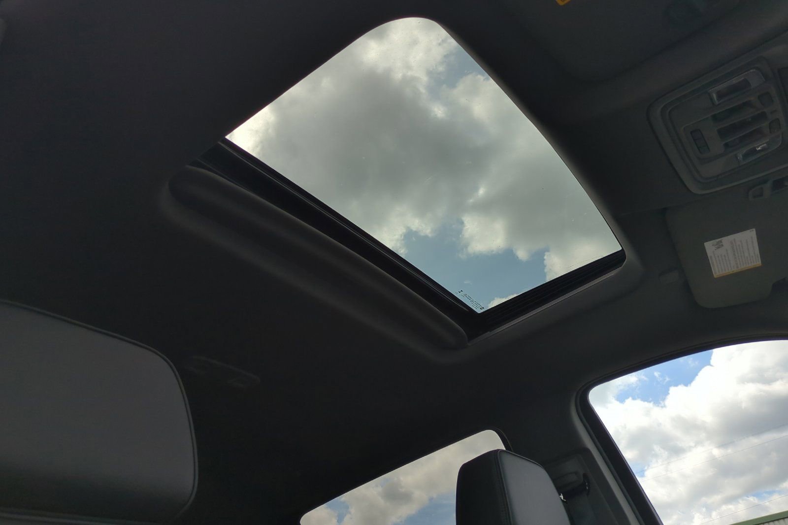 Used 2026 GMC Sierra 1500 Denali w/ Technology Package AWD/4WD image 19