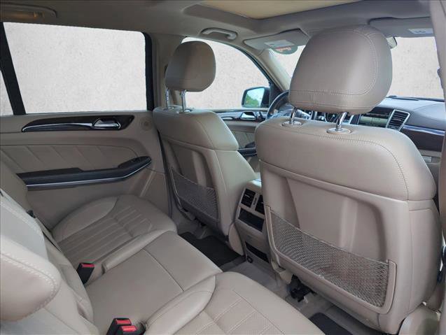 Used 2014 Mercedes-Benz GL 450 4MATIC image 23