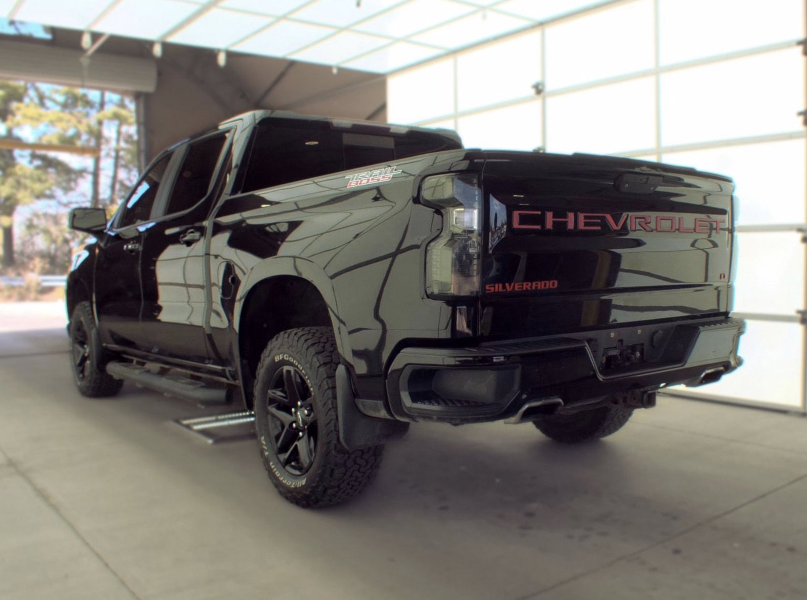 Used 2020 Chevrolet Silverado 1500 LT Trail Boss AWD/4WD image 5