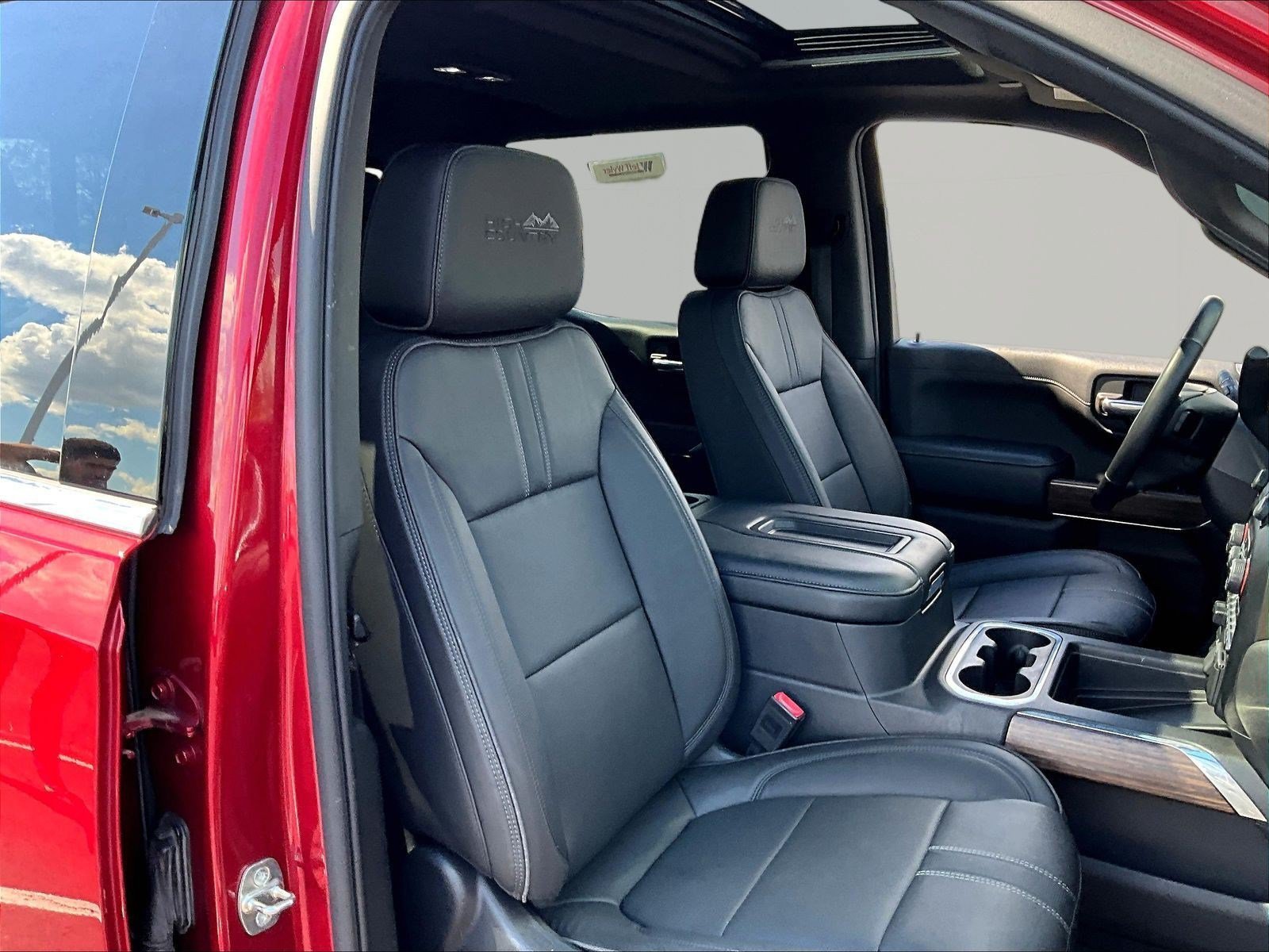Used 2020 Chevrolet Silverado 1500 High Country w/ Technology Package AWD/4WD image 30