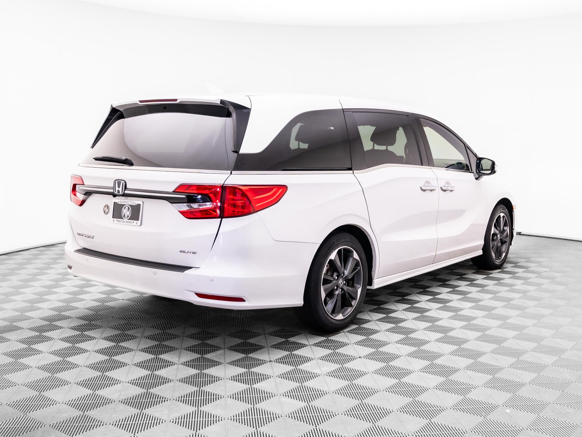 Used 2024 Honda Odyssey Elite image 5