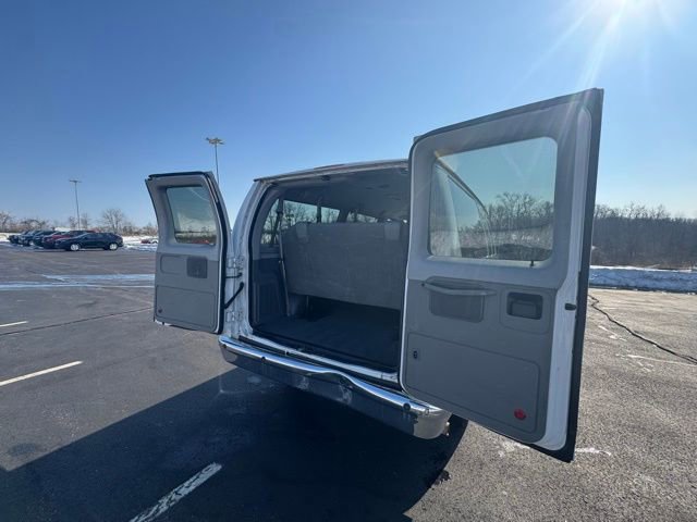 Used 2011 Ford E-350 and Econoline 350 XLT image 17