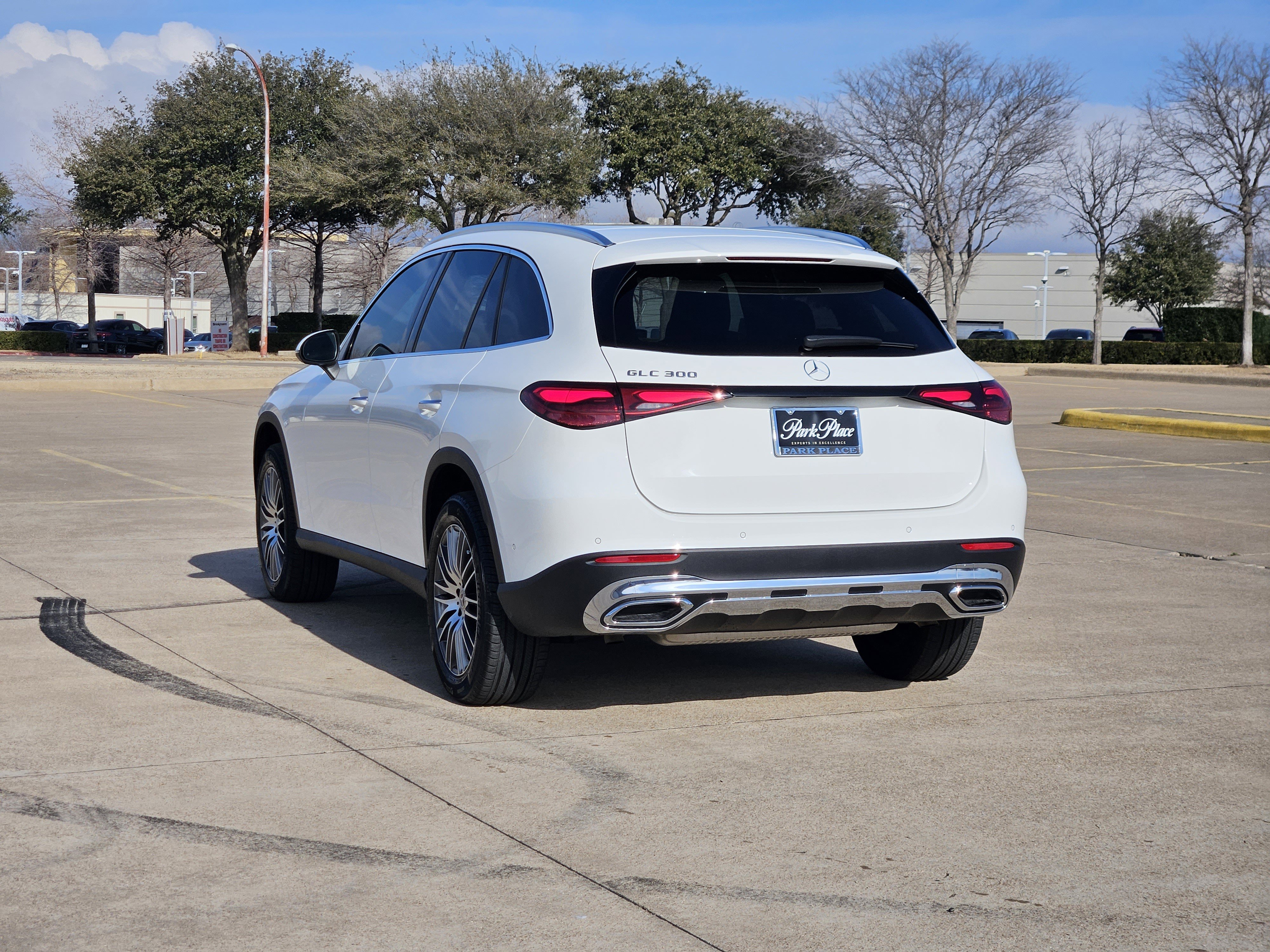 Certified 2025 Mercedes-Benz GLC 300 image 8