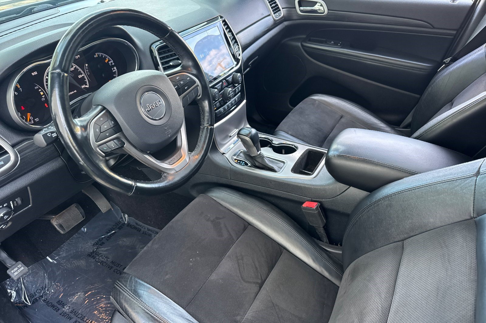 Used 2020 Jeep Grand Cherokee Altitude AWD/4WD image 4