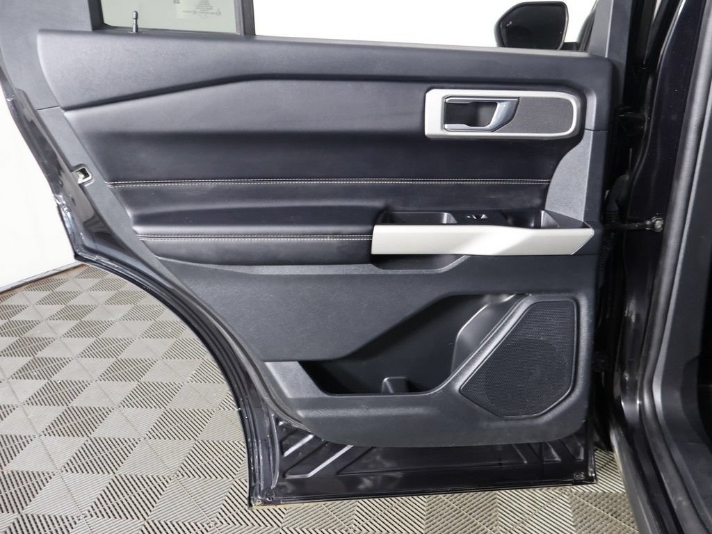 Used 2021 Ford Explorer XLT w/ Equipment Group 202A AWD/4WD image 24