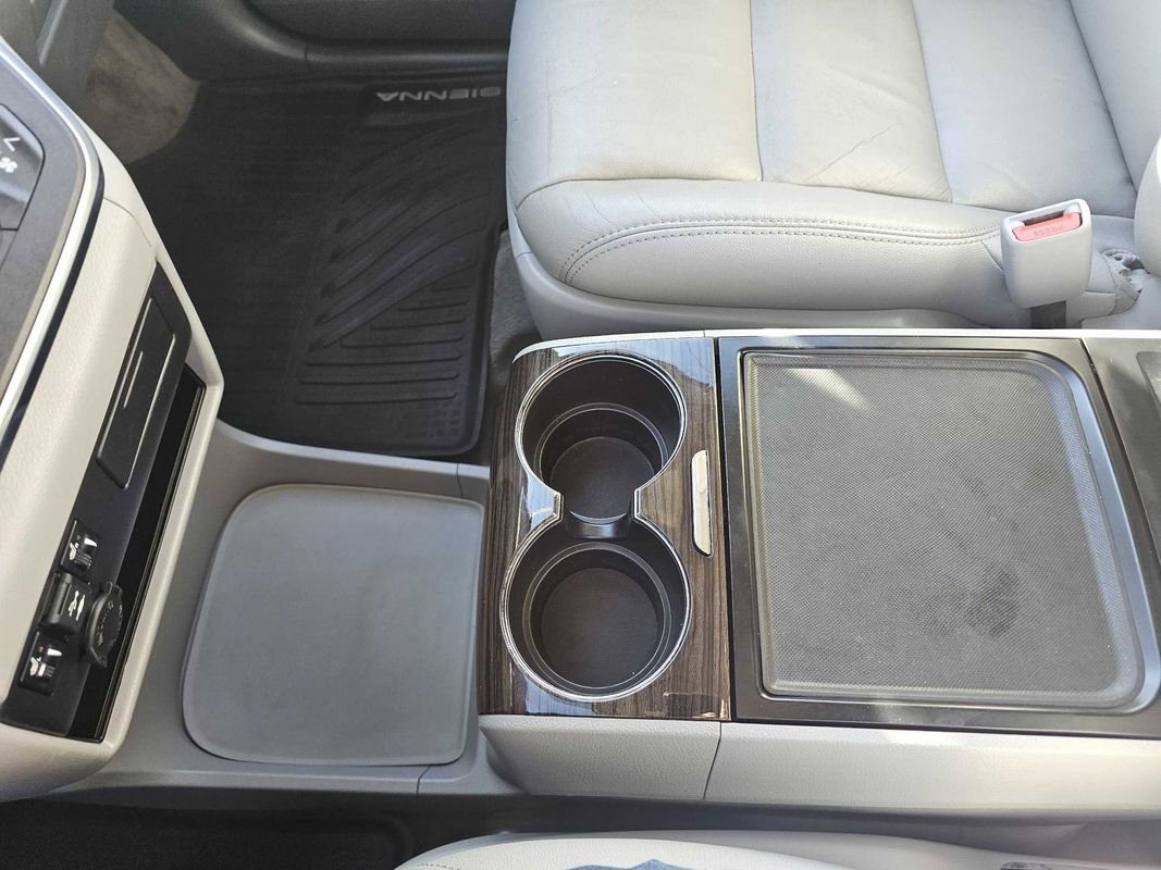 Used 2018 Toyota Sienna XLE FWD image 20