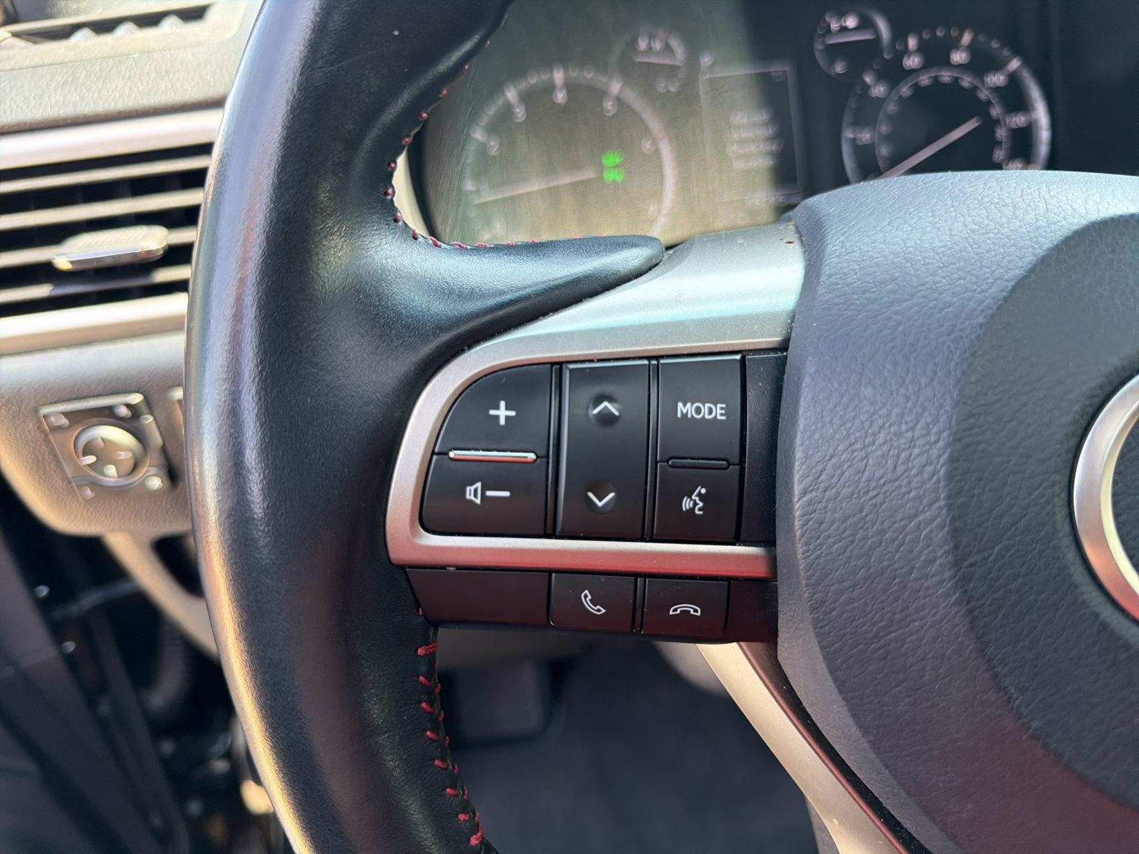 Used 2020 Lexus GX 460 Luxury w/ Accessory Package AWD/4WD image 16