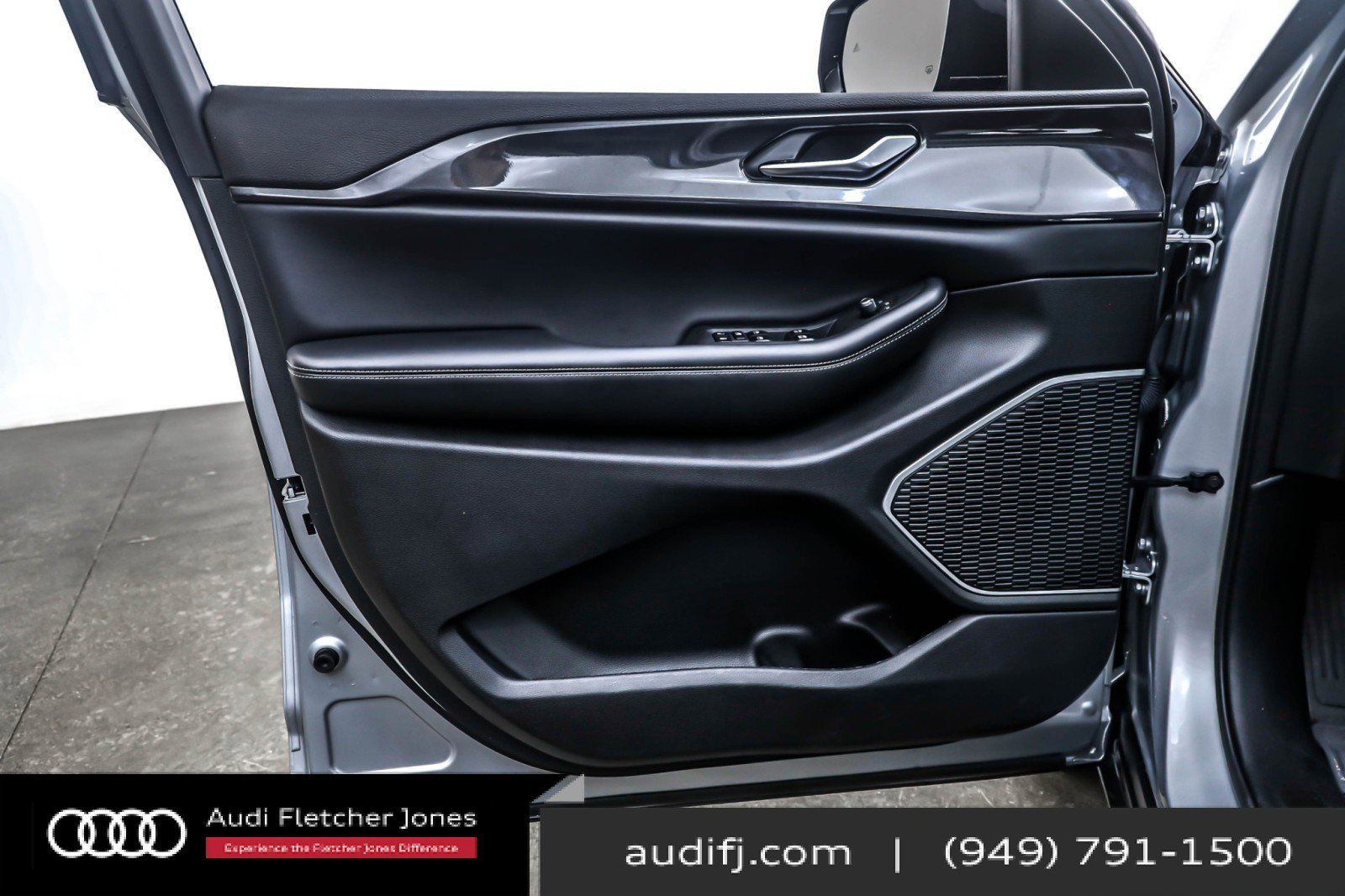 Used 2022 Jeep Grand Cherokee Altitude image 21