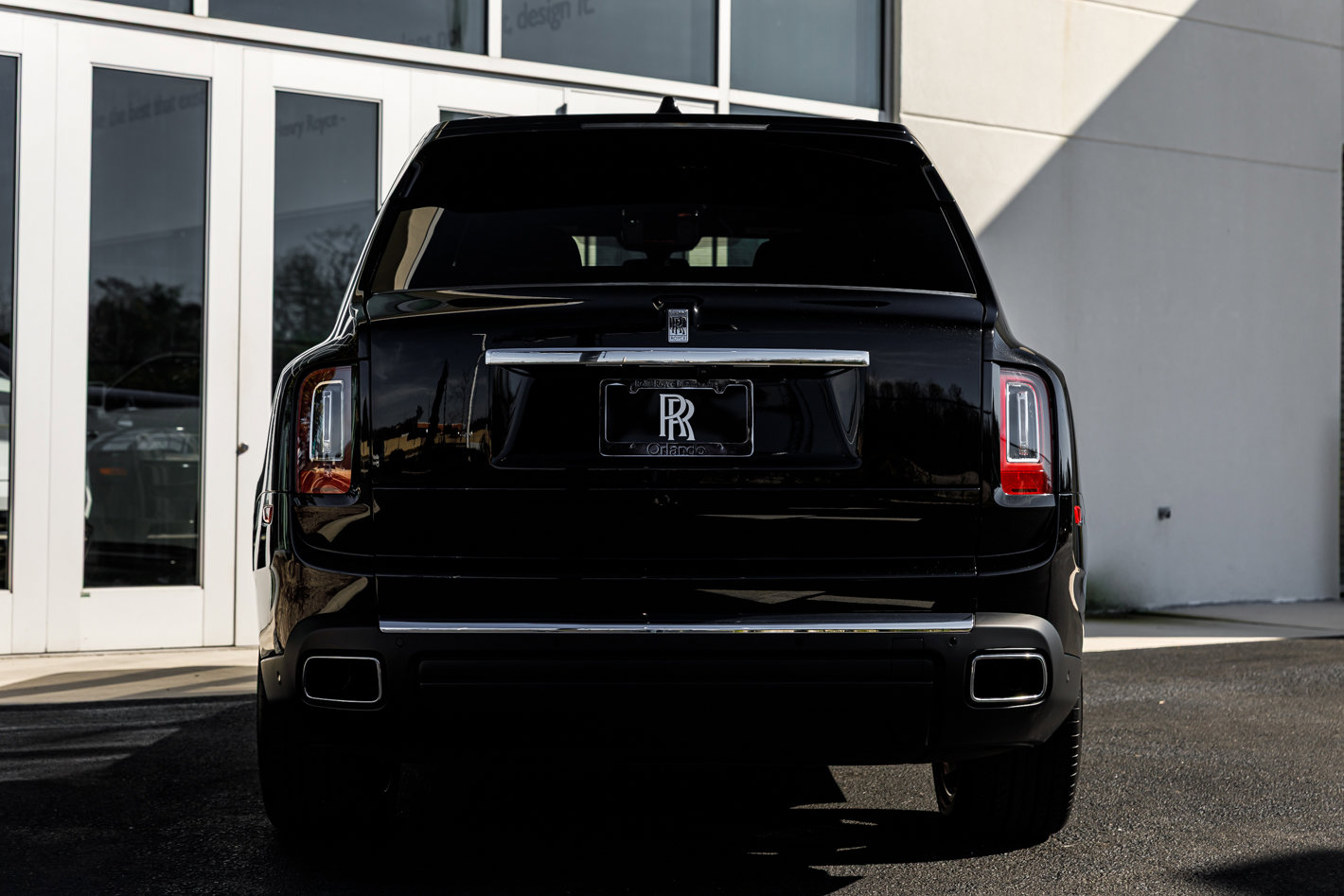 Used 2024 Rolls-Royce Cullinan Base w/ Cullinan Package image 14
