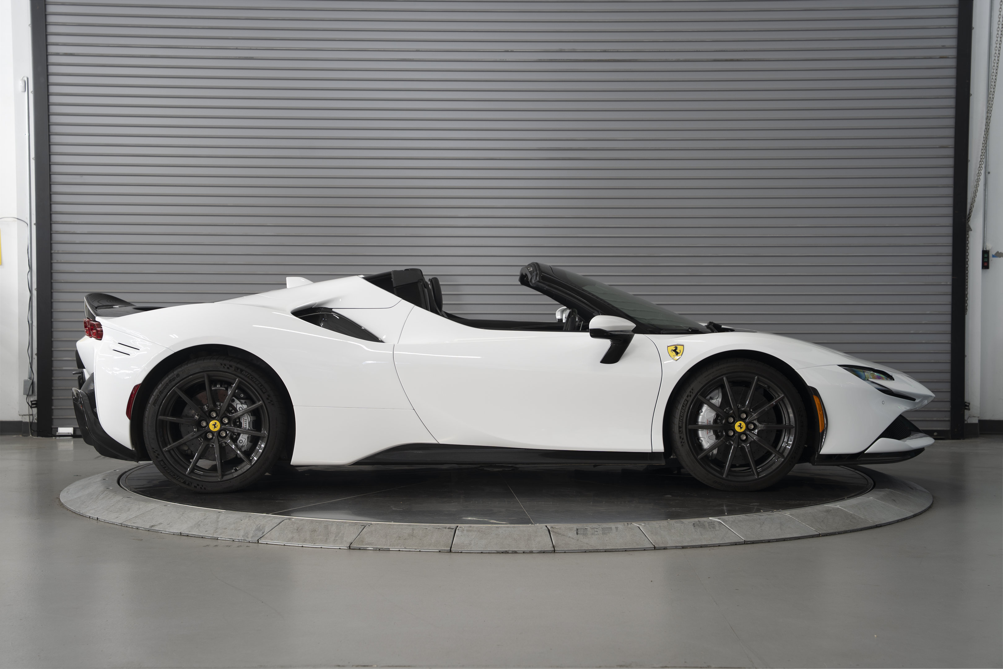 Used 2023 Ferrari SF90 Spider AWD/4WD image 6