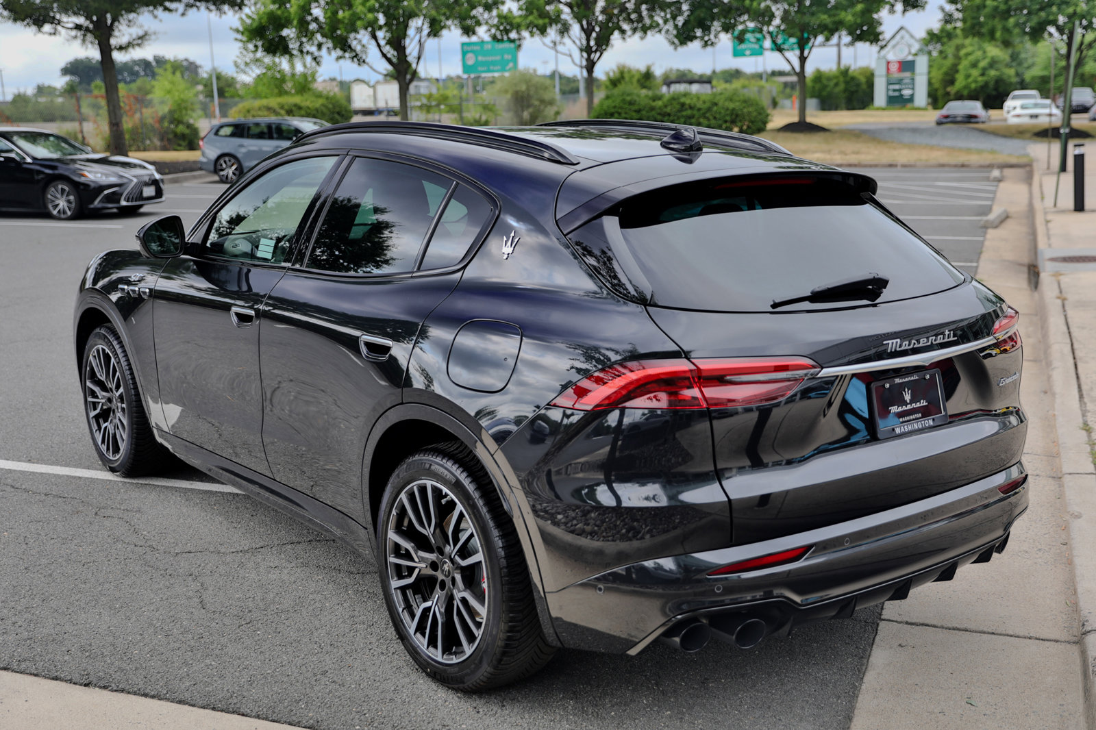 New 2024 Maserati Grecale GT image 7