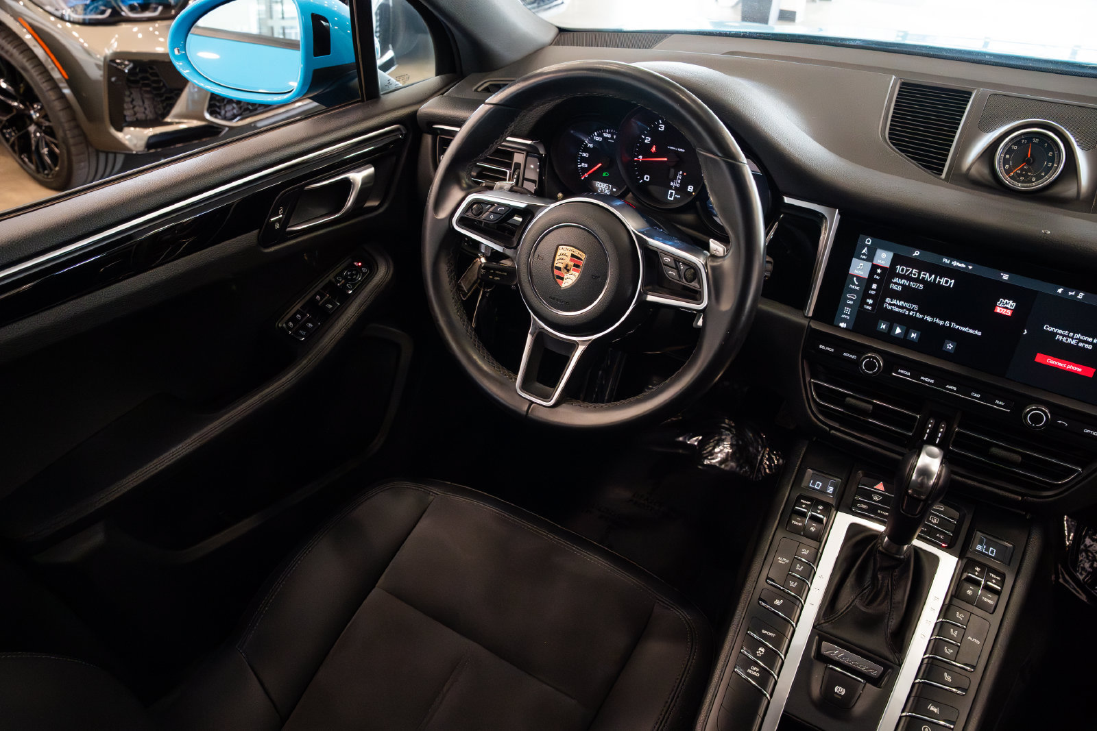 Used 2019 Porsche Macan w/ Premium Package AWD/4WD image 10