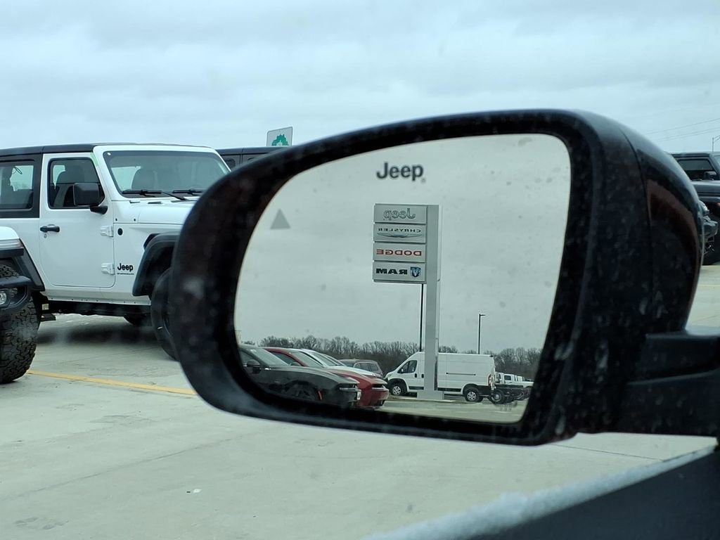 New 2026 Jeep Compass Latitude image 18