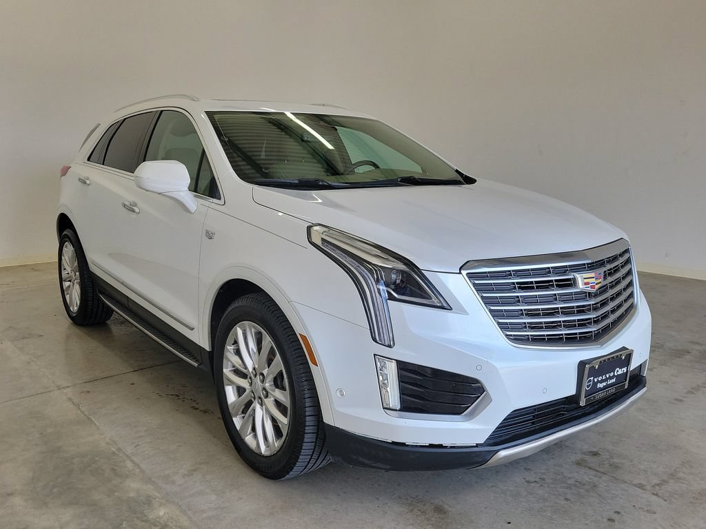 Used 2017 Cadillac XT5 Platinum w/ Driver Assist Package AWD/4WD image 4