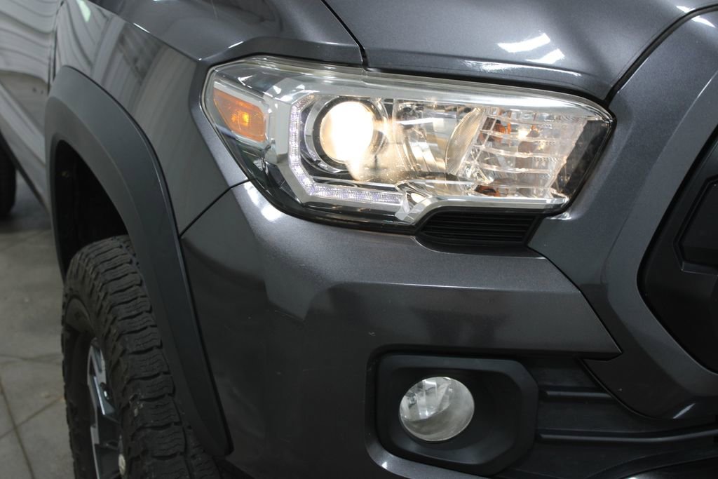 Used 2020 Toyota Tacoma TRD Off-Road w/ TRD Premium Off Road Package image 12