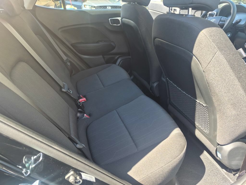 Used 2026 Hyundai Venue SE FWD image 24