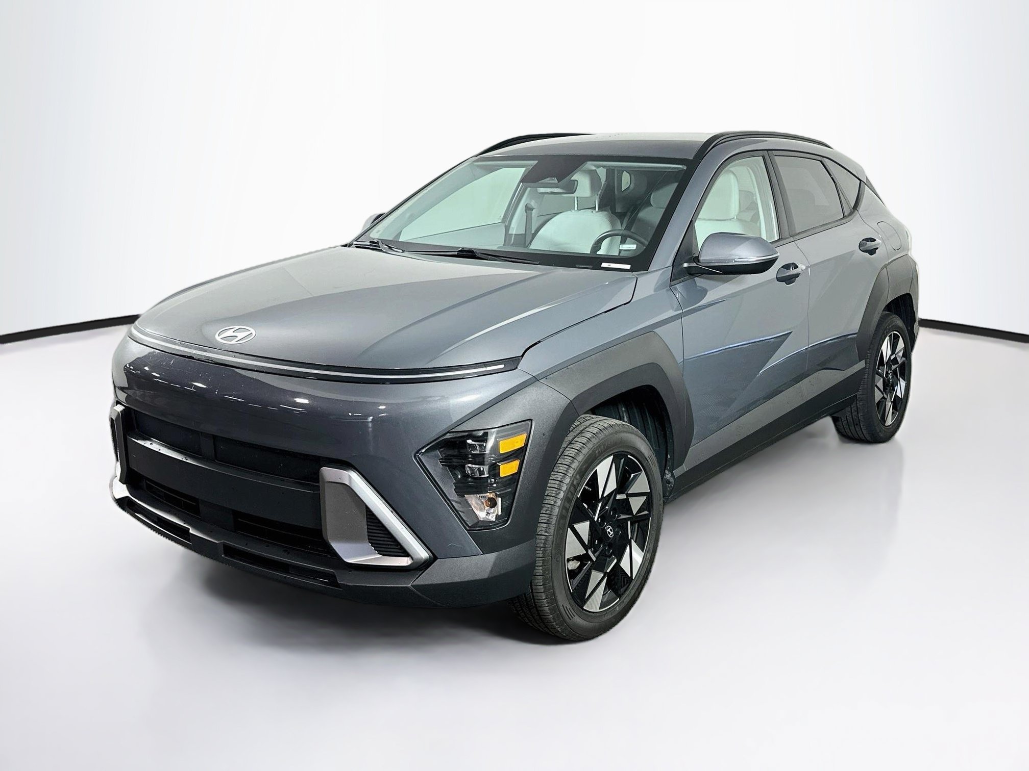 Used 2025 Hyundai Kona SEL AWD/4WD image 3
