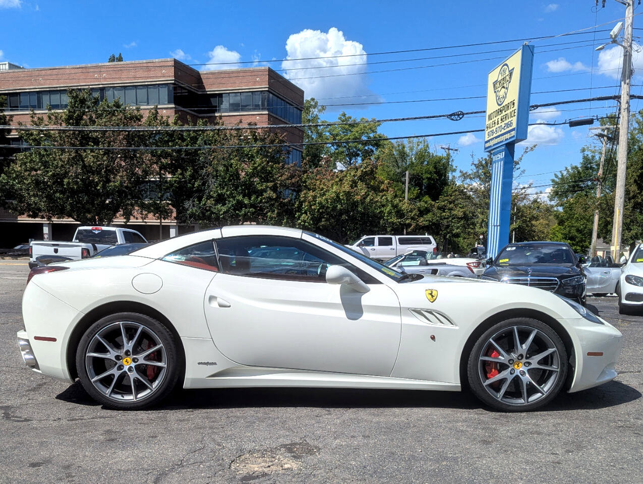 Used 2013 Ferrari California image 6