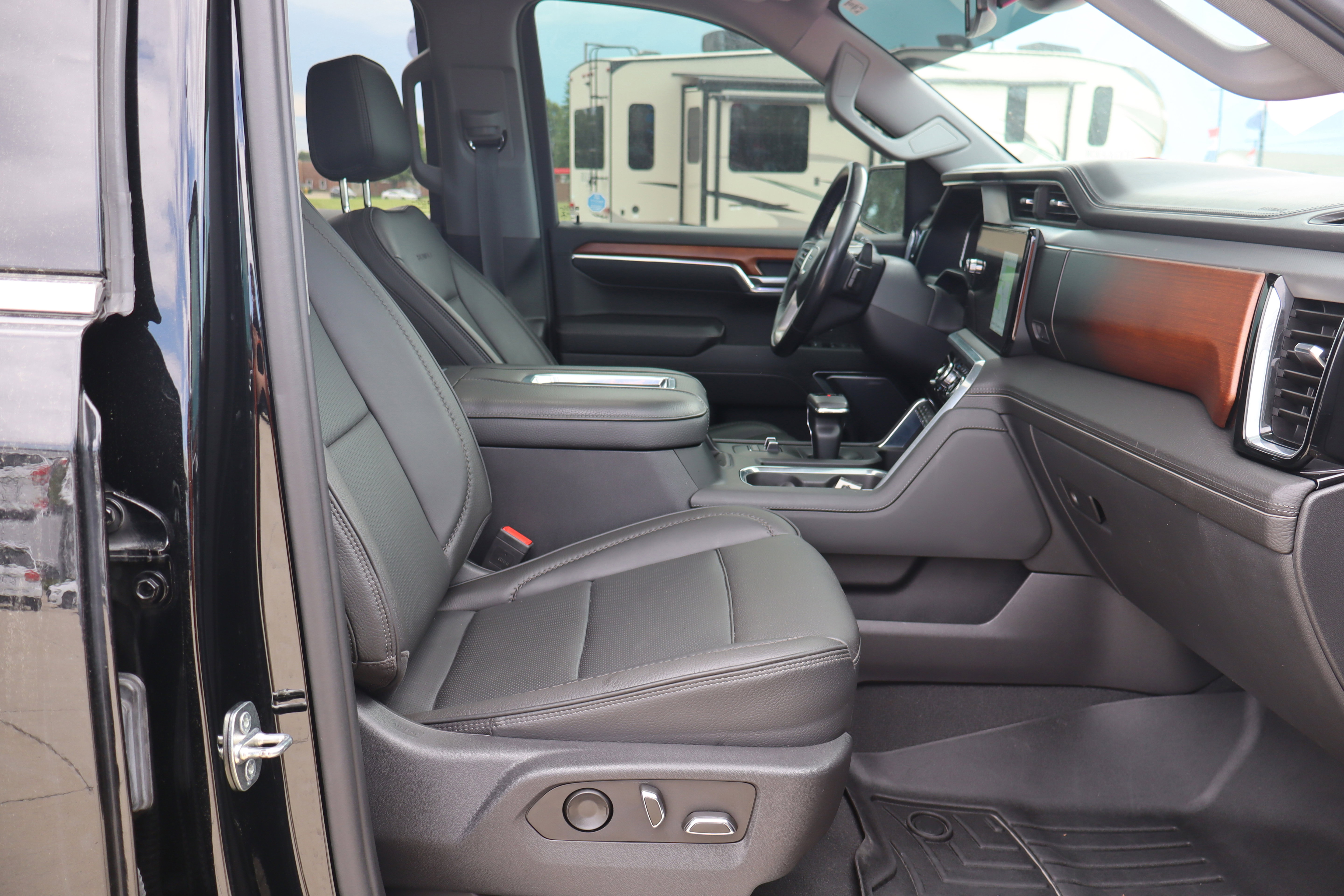 Used 2022 GMC Sierra 1500 Denali AWD/4WD image 12