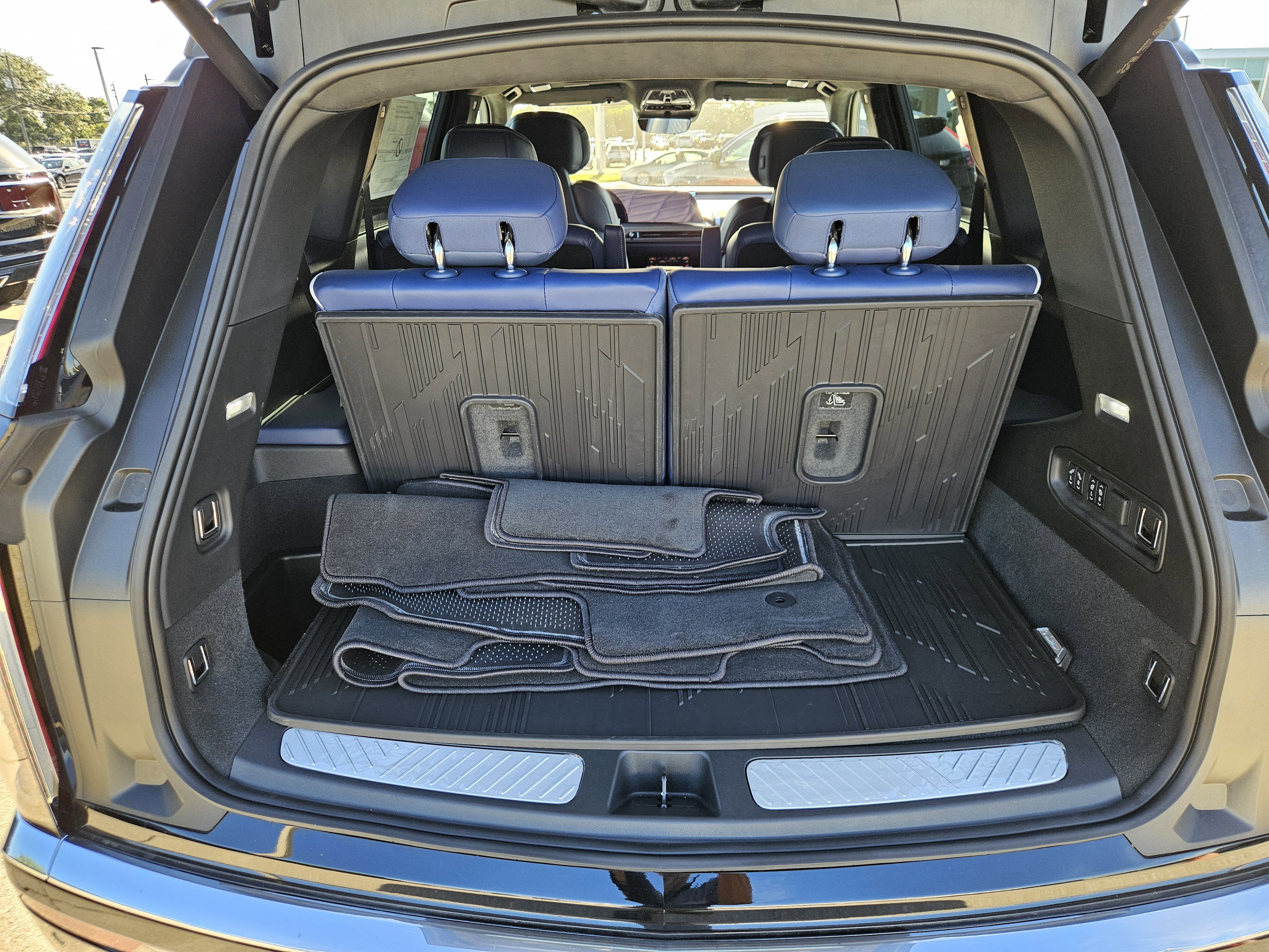 New 2026 Cadillac Vistiq Premium Luxury w/ LPO, Floor Liner Package image 12