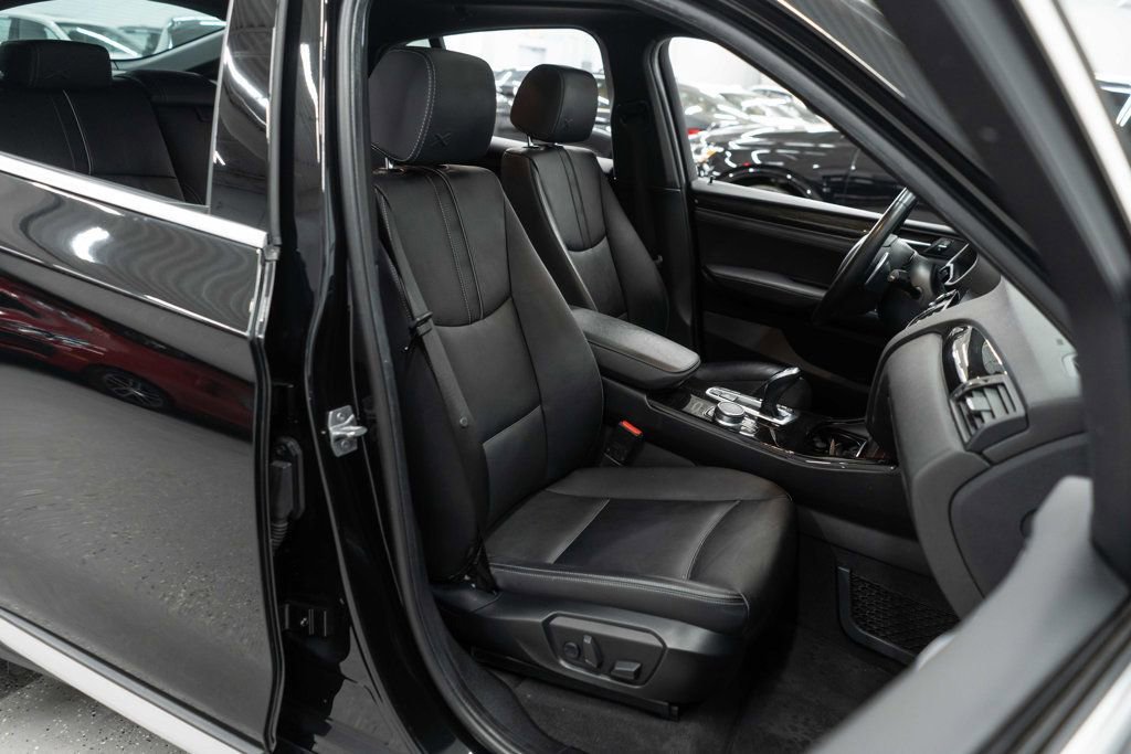 Used 2018 BMW X4 xDrive28i image 11