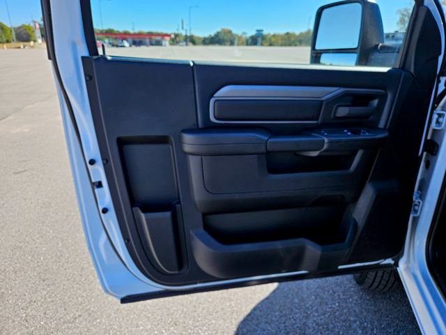 New 2025 RAM 3500 Tradesman AWD/4WD image 10