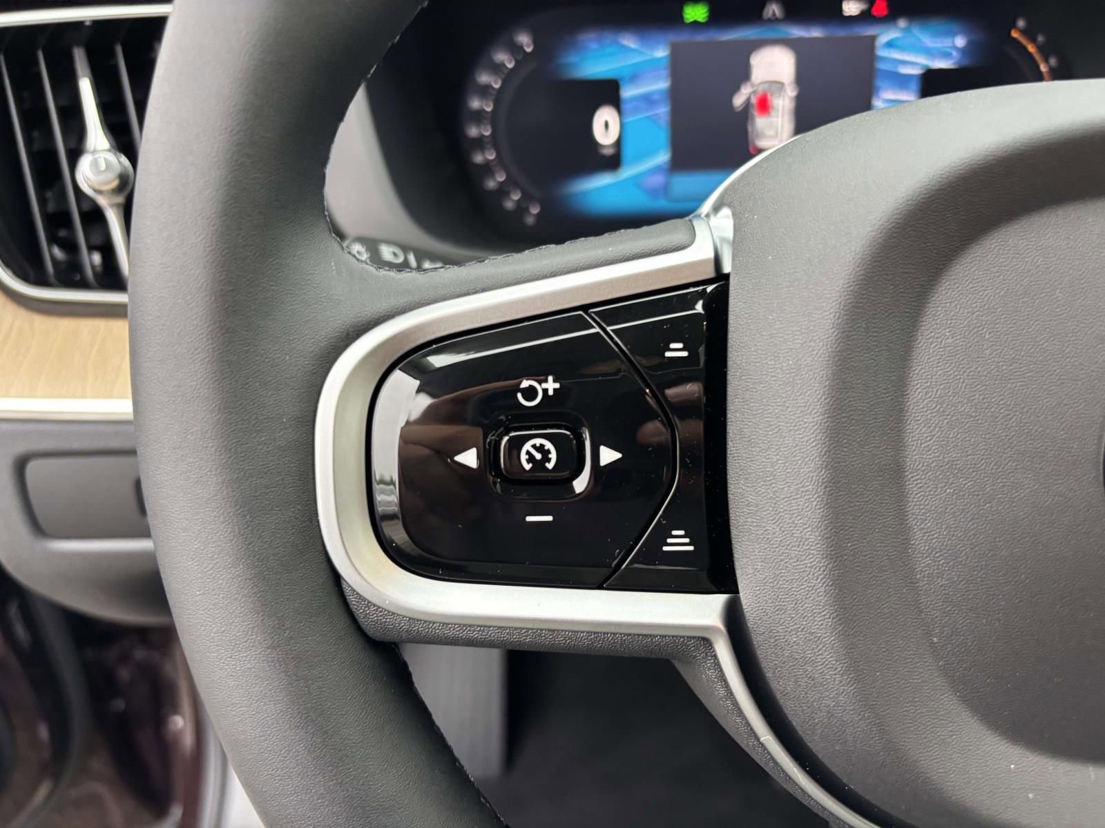 New 2026 Volvo XC60 B5 Plus w/ Protection Package Premier AWD/4WD image 17