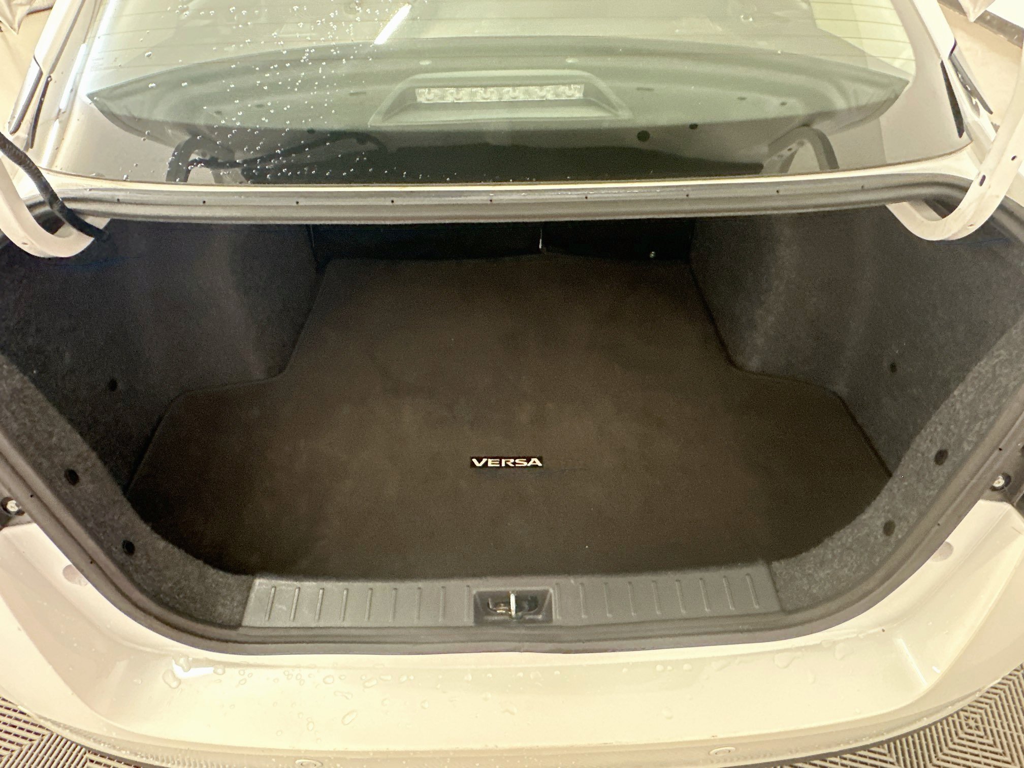Used 2025 Nissan Versa SV FWD image 29