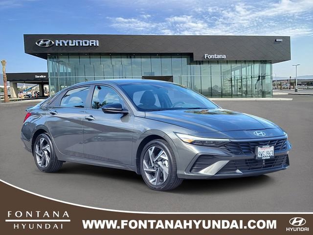 Used 2025 Hyundai Elantra SEL FWD image 1