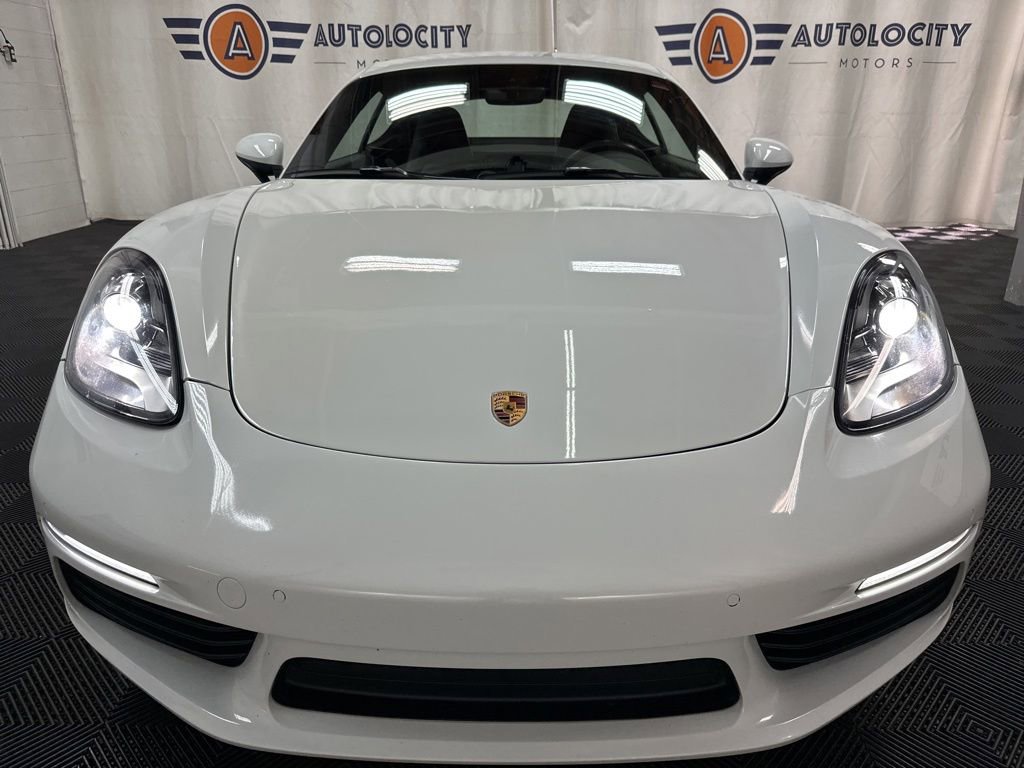 Used 2019 Porsche 718 Cayman RWD image 3