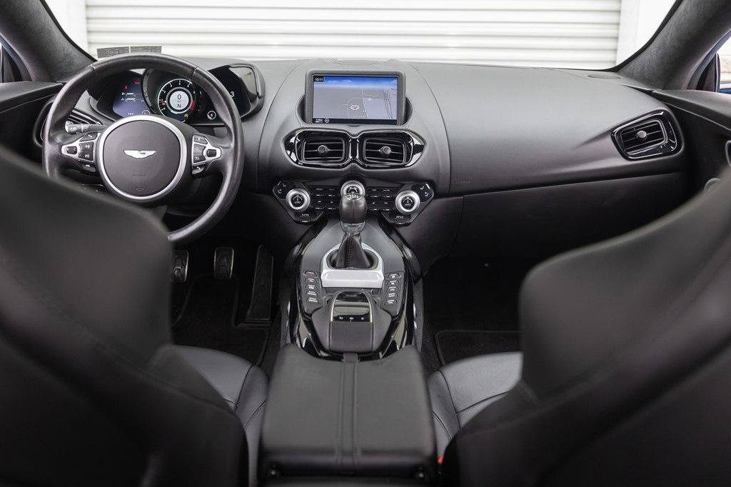 Used 2021 Aston Martin V8 Vantage Coupe RWD image 6