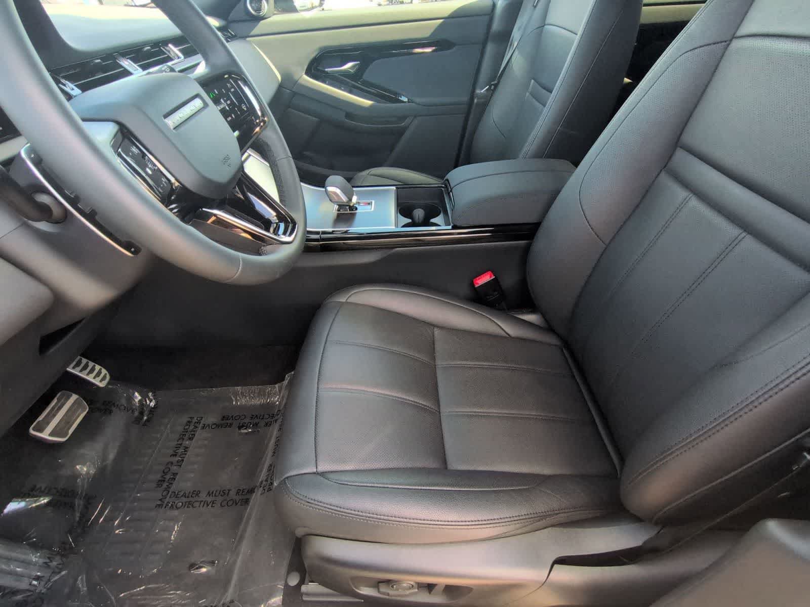 Certified 2026 Land Rover Range Rover Evoque Dynamic SE AWD/4WD image 16