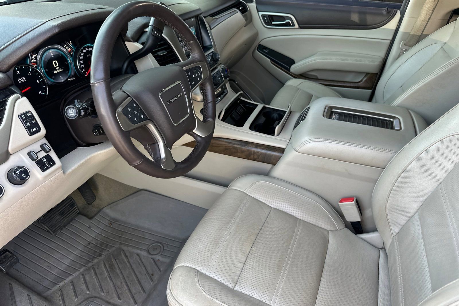 Used 2018 GMC Yukon Denali w/ Denali Ultimate Package AWD/4WD image 10