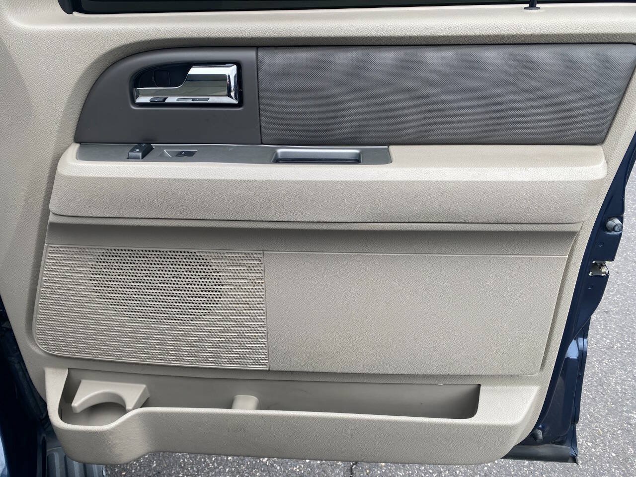 Used 2014 Ford Expedition XL AWD/4WD image 31