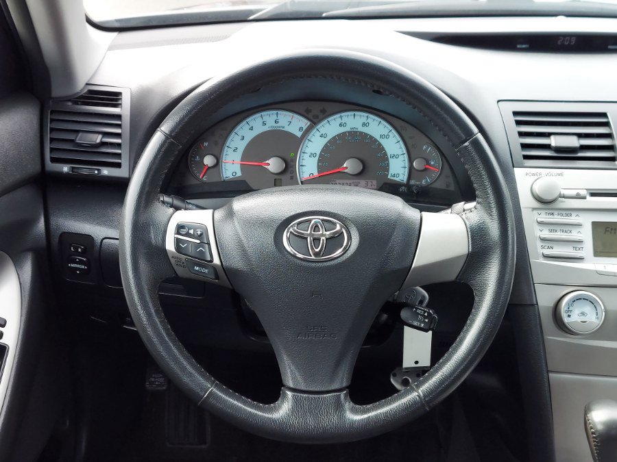 Used 2010 Toyota Camry SE FWD image 12