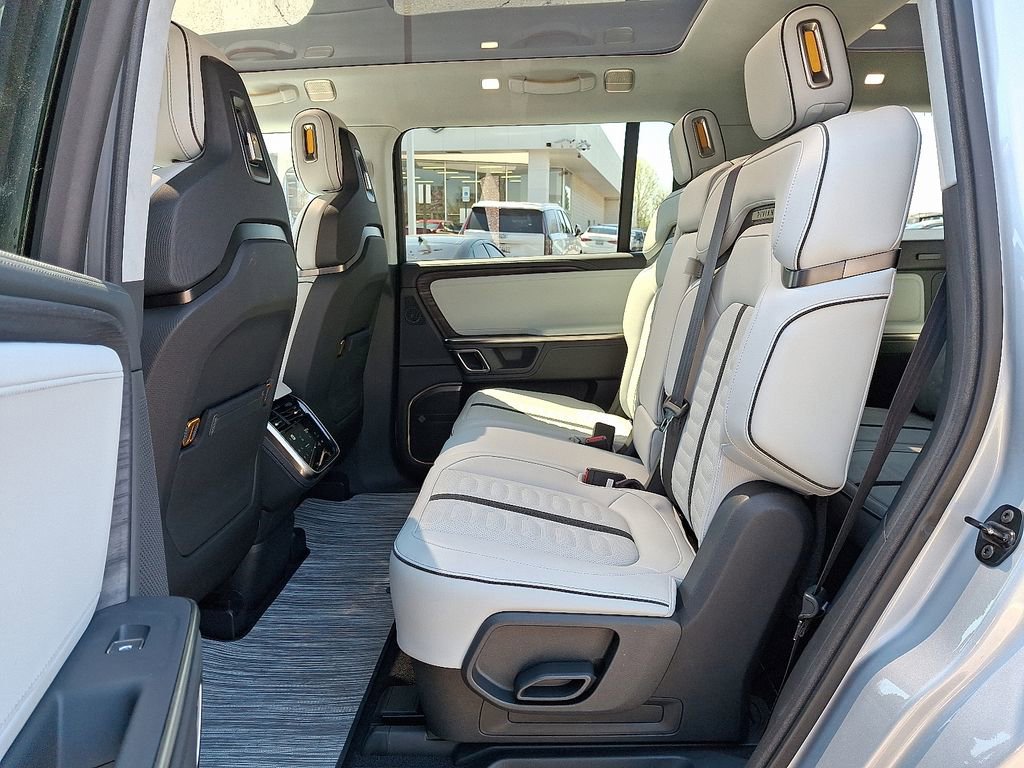 Used 2024 Rivian R1S Adventure AWD/4WD image 11
