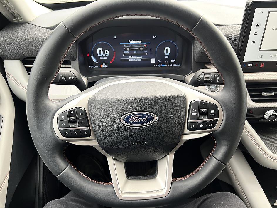 Used 2025 Ford Explorer Active w/ Active Comfort Package image 14