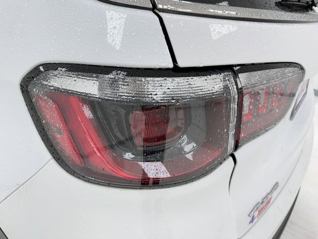 Used 2024 Jeep Compass Latitude image 36