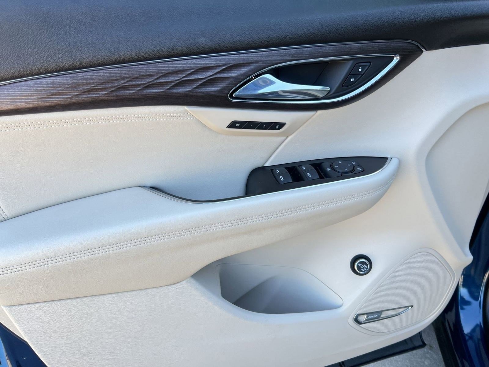 Certified 2023 Buick Envision Avenir image 13
