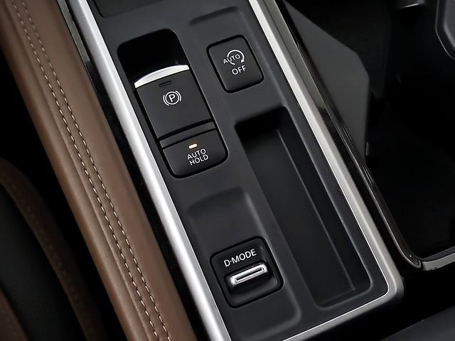 Used 2024 Nissan Pathfinder Platinum FWD image 31
