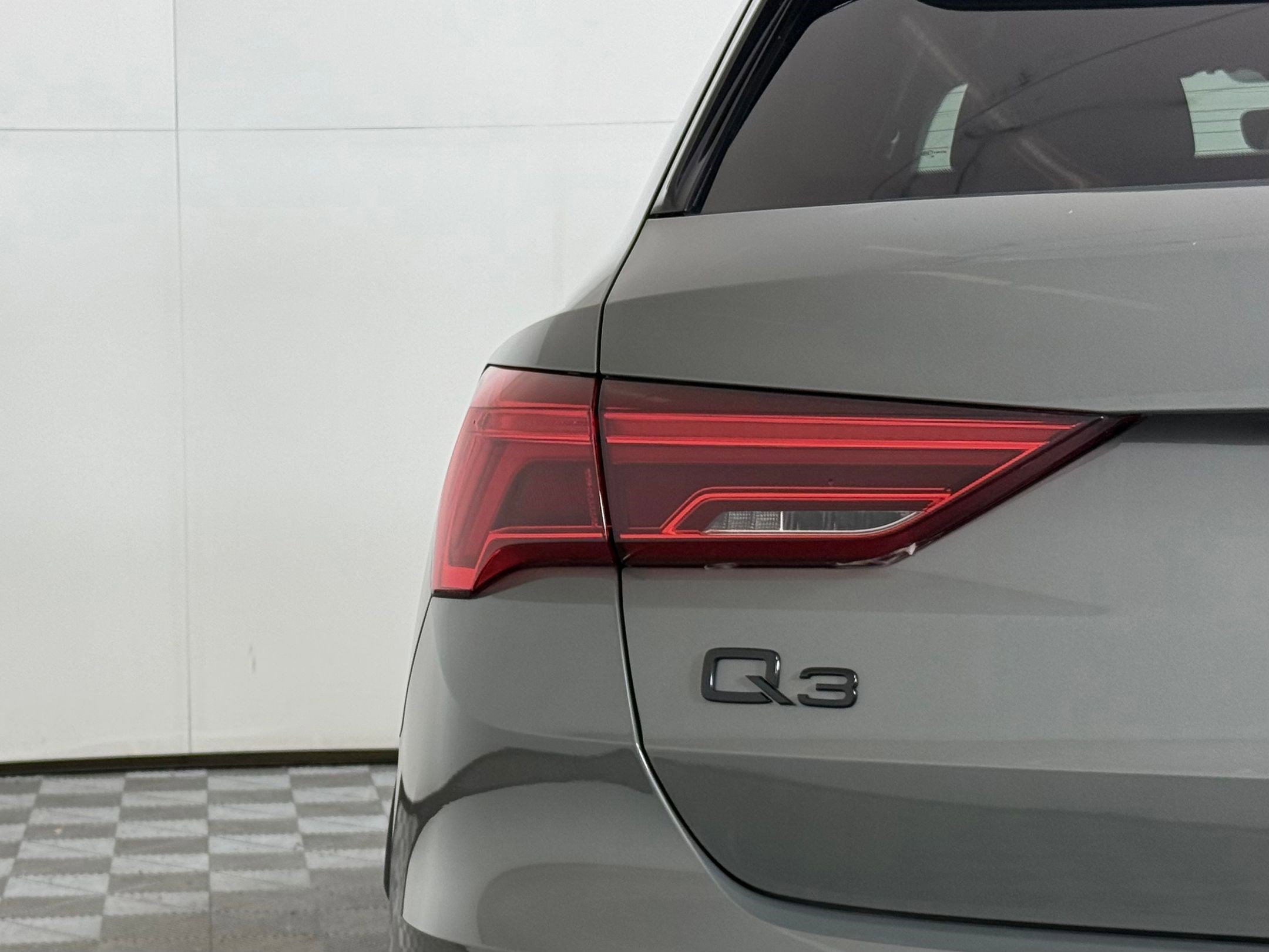 New 2025 Audi Q3 2.0T Premium image 13