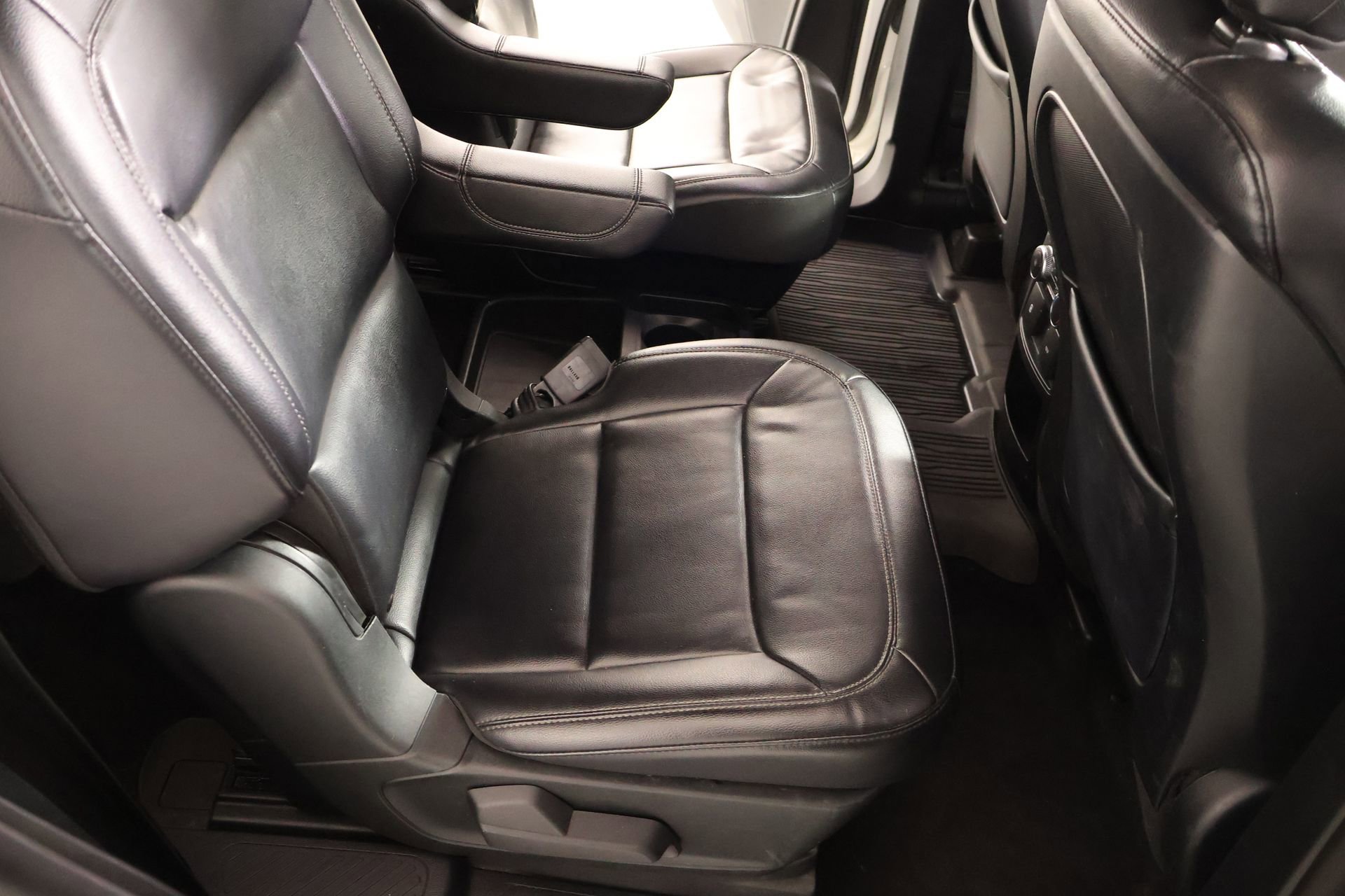 Used 2020 Ford Explorer XLT w/ Equipment Group 202A image 15