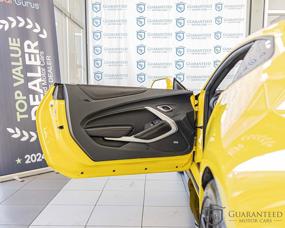 Used 2018 Chevrolet Camaro SS RWD image 31