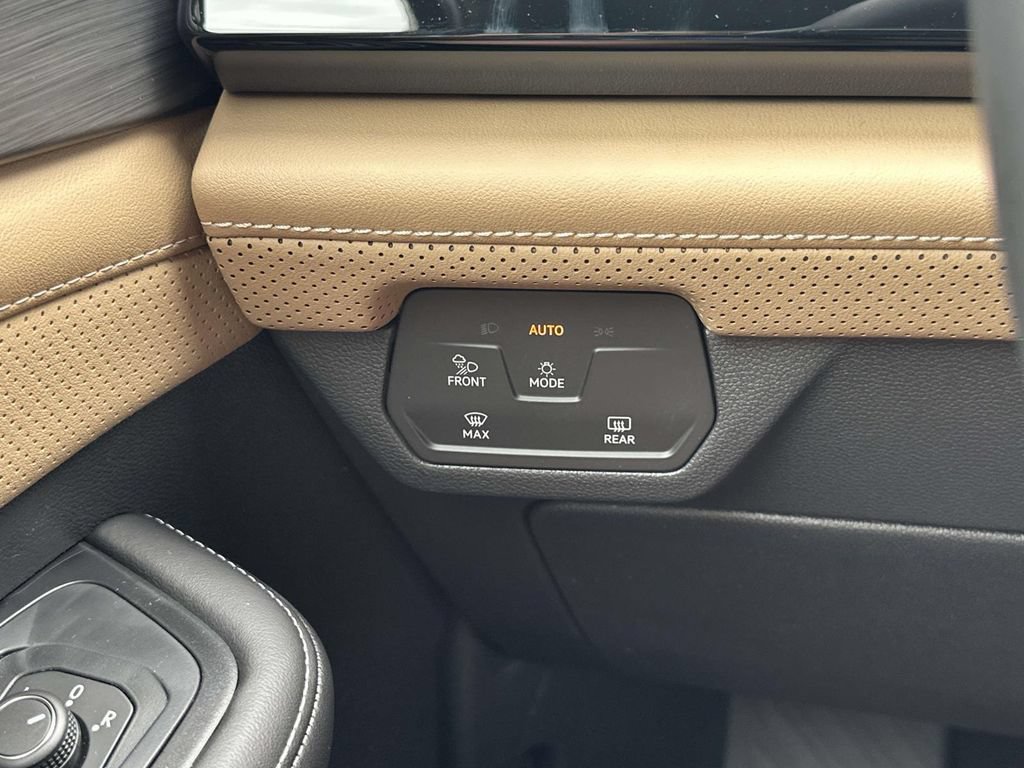 New 2026 Volkswagen Atlas Cross Sport SE AWD/4WD image 24