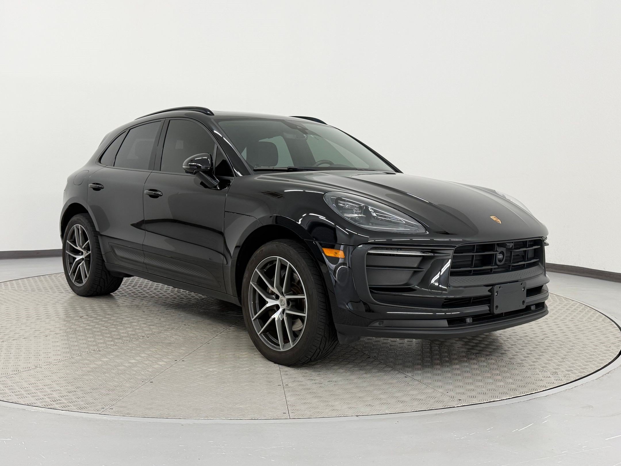Used 2024 Porsche Macan AWD/4WD image 7