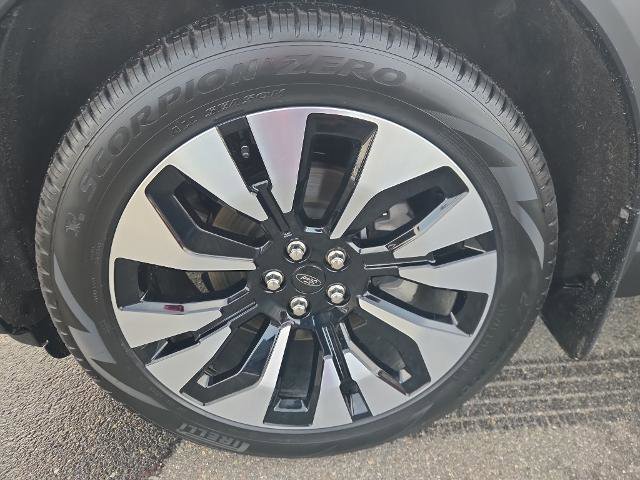 Certified 2025 Ford Explorer Active image 6