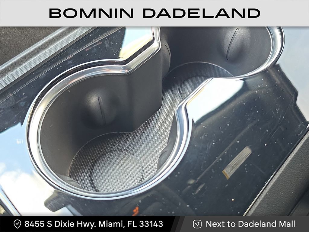 Certified 2025 Chevrolet Suburban Premier image 37