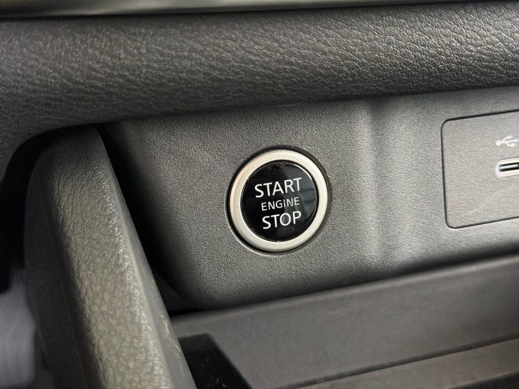 Used 2023 Nissan Rogue SV w/ SV Premium B Package FWD image 6