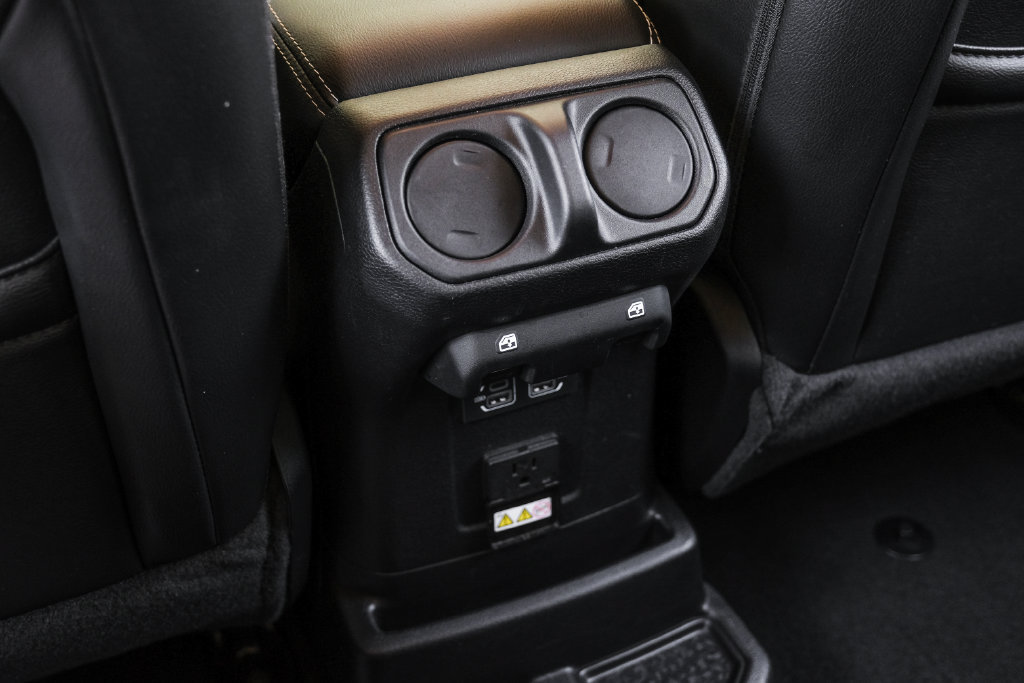 Used 2022 Jeep Wrangler Unlimited Sahara w/ LED Lighting Group AWD/4WD image 49